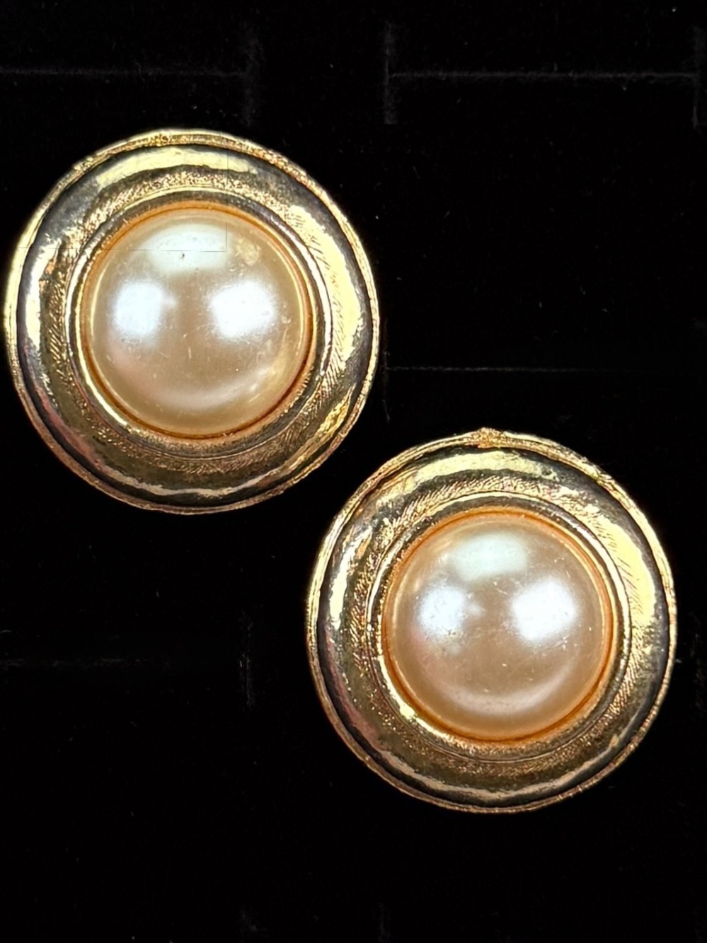 Vintage Goldtone, faux pearl clip on earrings